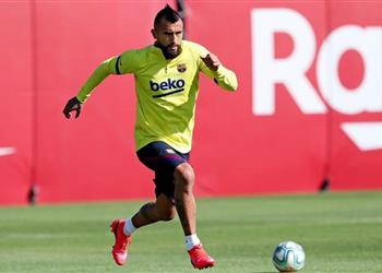 كونتي يرفض فيدال ويحدد أسماء أخرى مقابل انتقال لاوتارو إلى برشلونة