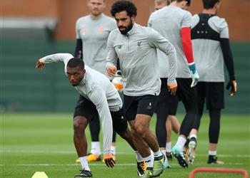ليفربول يستعد لماريبور بمشاركة محمد صلاح وغياب سداسي الفريق
