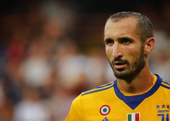 يوفنتوس يصدر بيان ا رسمي ا يوضح موقف كيليني من مواجهة برشلونة