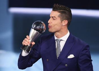 جوائز الفيفا تصريحات رونالدو كنت أتمنى حضور لاعبي برشلونة وألتمس لهم العذر