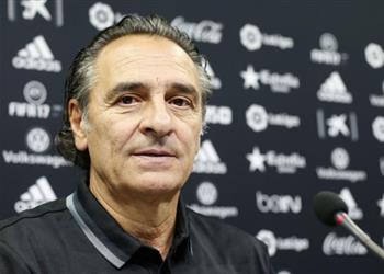 تصريحات م درب فالنسيا يرفض التعليق على عرض برشلونة من أجل كانسيلو