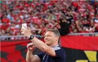 ليندمان يوجه رسالة للاعبي الأهلي قبل مواجهة أسيك