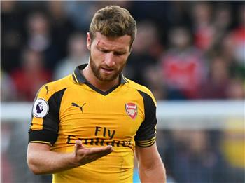 تقارير الميركاتو قائد آرسنال ي فكر في العودة إلى هانوفر 96 والأخير ي حدد شروط عودته