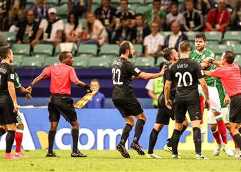 كأس القارات المكسيك تقلب الطاولة على نيوزيلندا وتتصدر المجموعة الأولى