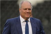 يول يشرح خططه للاعبي الأهلي في جلسة مسائية اليوم