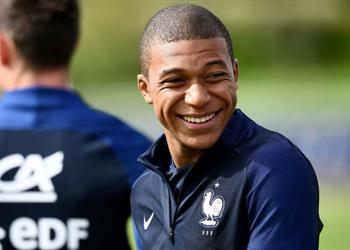 سوشيال_بطولات تلميحات جديدة لرغبة مبابي في ارتداء قميص ريال مدريد