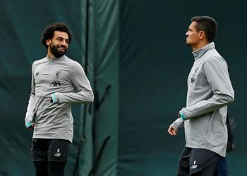 لوفرين يسخر من سيارة محمد صلاح ويفكر في مشروع داخل مصر