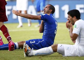 كيليني عن عضة سواريز لا أهتم أنا ابن عاهرة في الملعب