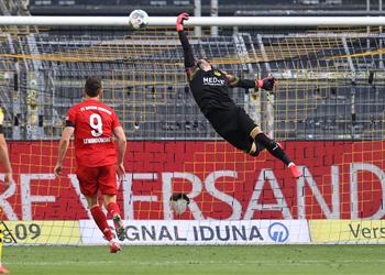 بالفيديو بايرن ميونخ يقهر بوروسيا دورتموند ويقترب من لقب البوندسليجا للمرة الثامنة على التوالي