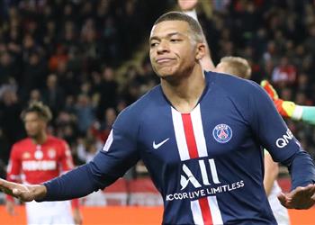 مدافع ليفربول السابق يحث مبابي على الانتقال إلى أنفيلد