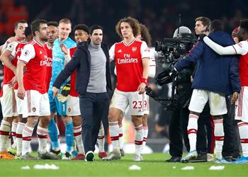 تقارير تكشف موقف أرتيتا من رحيل ديفيد لويز عن آرسنال