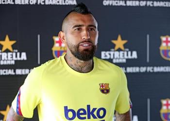 فيدال برشلونة أمامه 11 نهائي في الدوري الإسباني وحلمي الفوز باللقب التاسع على التوالي