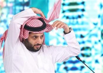 تركي آل الشيخ يجدد هجومه على عضو الأهلي إنت ناجح بفلوسي ولا يشرفني أكون رئيسك الفخري