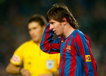 مدافع ميلان السابق طلبت التغيير بسبب الطفل ميسي وليو أكثر عبقرية من مارادونا