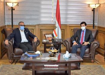 وزير الرياضة يناقش مع الجنايني استعدادات عودة النشاط وفق ا للإجراءات الاحترازية