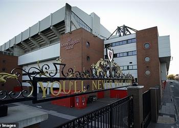 الجدل ي حسم ليفربول سيتوج بالدوري الإنجليزي في ملعب أنفيلد