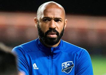 هنري يهاجم العنصرية ويتضامن مع مقتل جورج فلويد