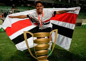 وكيل جوستافو مايا يكشف تفاصيل جديدة بشأن اقترابه من برشلونة