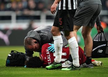 طبيب نيوكاسل يتوقع زيادة إصابات كورونا مع عودة الدوري الإنجليزي