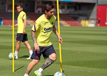 ميسي يغيب عن تدريبات برشلونة قبل أيام من مواجهة ريال مايوركا