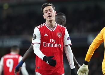 مسعود أوزيل يخسر 22 مليون جنيه إسترليني بسبب أردوغان