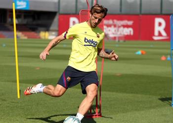 إشبيلية يضع شرطين لضم راكيتيتش من برشلونة