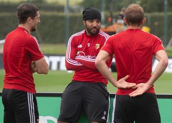 قائد واتفورد يشارك في تدريبات فريقه لأول مرة بعد تراجعه عن التمرد