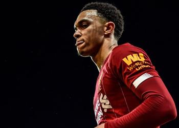 أرنولد يحقق حلم طفل مريض سأحضر لك قميص ليفربول