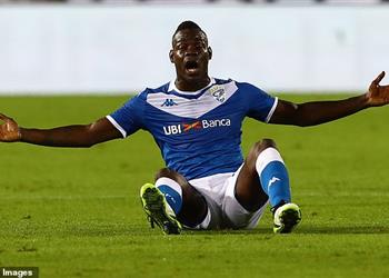 بالوتيلي يواصل إثارة الأزمات وبريشيا يفسخ عقده