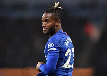 تشيلسي يحدد سعر بيع باتشواي بعد اهتمام وست هام