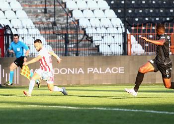 بمشاركة كوكا أولمبياكوس يتخطى باوك في الدوري اليوناني