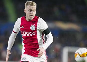 تايمز أياكس ينعش آمال مانشستر يونايتد وريال مدريد في ضم فان دي بيك