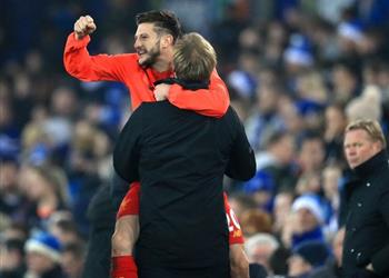 كلوب عن تجديد عقد لالانا سأخبره بأهميته وسعيد لأنه دائم ا يضع ليفربول أول ا