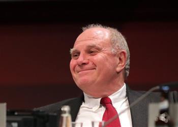 أولي هونيس لا شيء قادر على إيقاف بايرن ميونخ