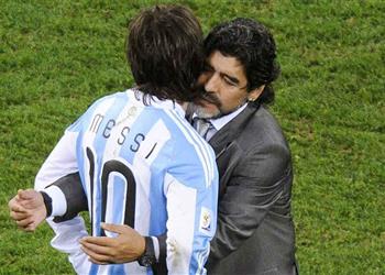 نجم برشلونة السابق ميسي أم مارادونا ليو لا ي قارن بأحد