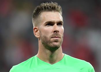 أدريان يوضح موقفه من الاستمرار مع ليفربول