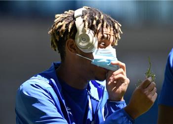 سبورت توديبو لن يبقى في شالكة وسيرحل عن برشلونة إلى الدوري الإنجليزي