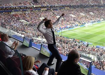 رئيس الاتحاد الفرنسي ماكرون يريد عودة كرة القدم بحضور جماهيري