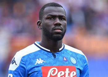 رئيس نابولي يحدد سعر كوليبالي لا يمكن تغيير قيمته حتى في الأزمات