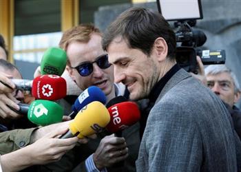 رسمي ا كاسياس ي علن عدم خوض انتخابات رئاسة الاتحاد الإسباني