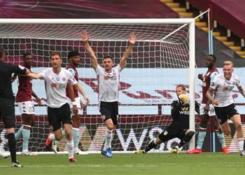 شيفيلد يسخر من إلغاء هدفه أمام أستون فيلا في الدوري الإنجليزي