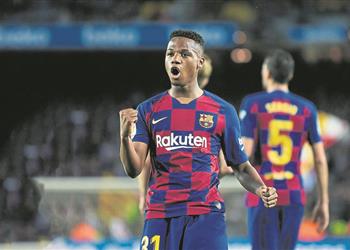 موندو ديبورتيفو تكشف موقف أنسو فاتي من عرض مانشستر يونايتد