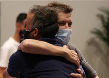 برشلونة ونجومه يدعمون أونزوي بعد إعلان إصابته بالتصلب الجانبي الضموري