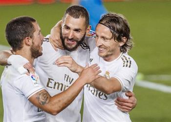 بالفيديو بنزيما يسجل ثاني أهدافه والثالث لـ ريال مدريد أمام فالنسيا