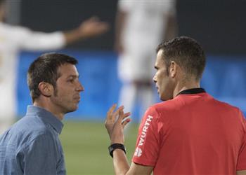 مدرب فالنسيا لا أفهم لماذا تم إلغاء هدف رورديجو في ريال مدريد