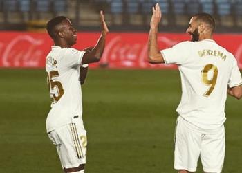 فينيسيوس عن بنزيما أفضل مهاجم في العالم دون شك