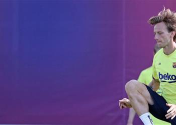 تفاعل راكيتيتش مع صورة له بقميص إشبيلية يثير ضجة