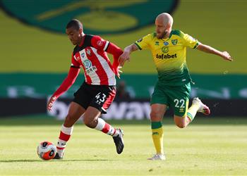 فيديو ساوثهامبتون يفوز على نورويتش بثلاثية في الدوري الإنجليزي