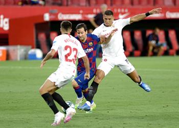 فيديو إشبيلية يمنح فرصة ذهبية لـ ريال مدريد ويفرض التعادل السلبي على برشلونة