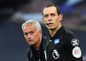 مورينيو يهاجم الفار والحكم بعد التعادل مع مانشستر يونايتد لست سعيد ا بما حدث